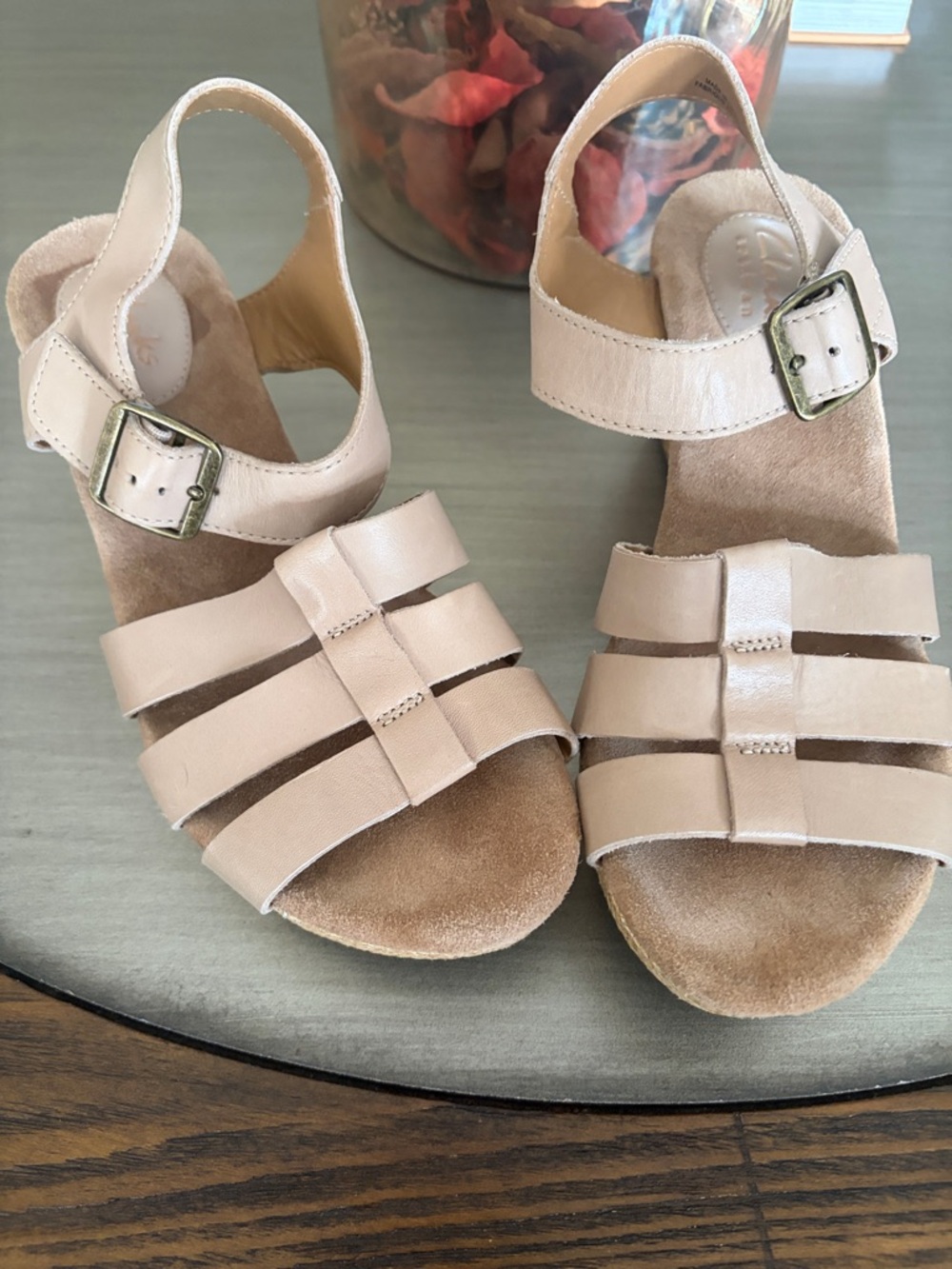 Women’s Tan Clarks Sandal Wedge With Wicker Soles Size 7 EUC